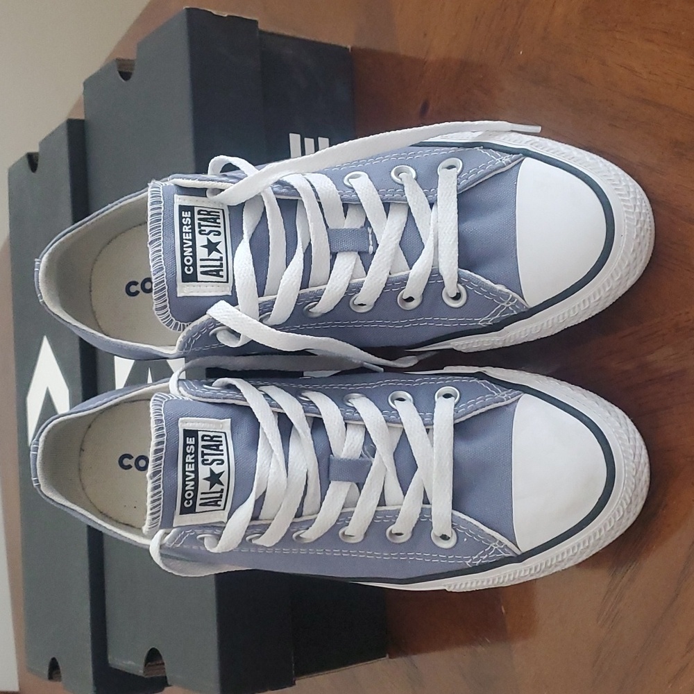 Converse light blue/indigo low tops M7 W9